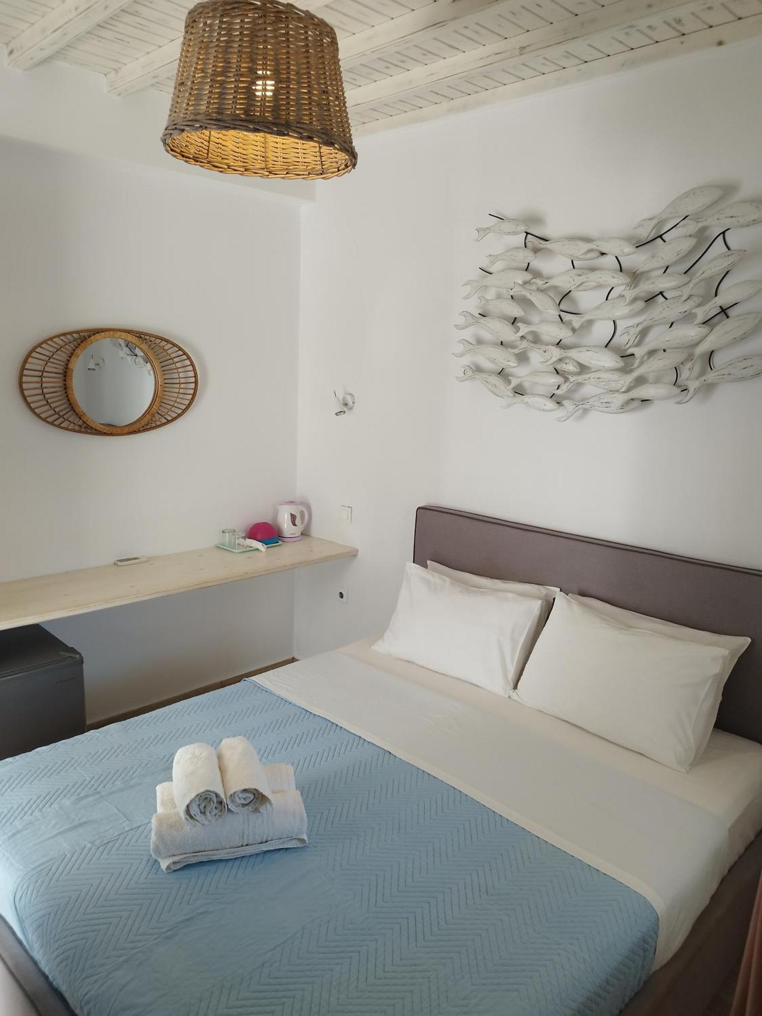 Nikos * Mykonos Town